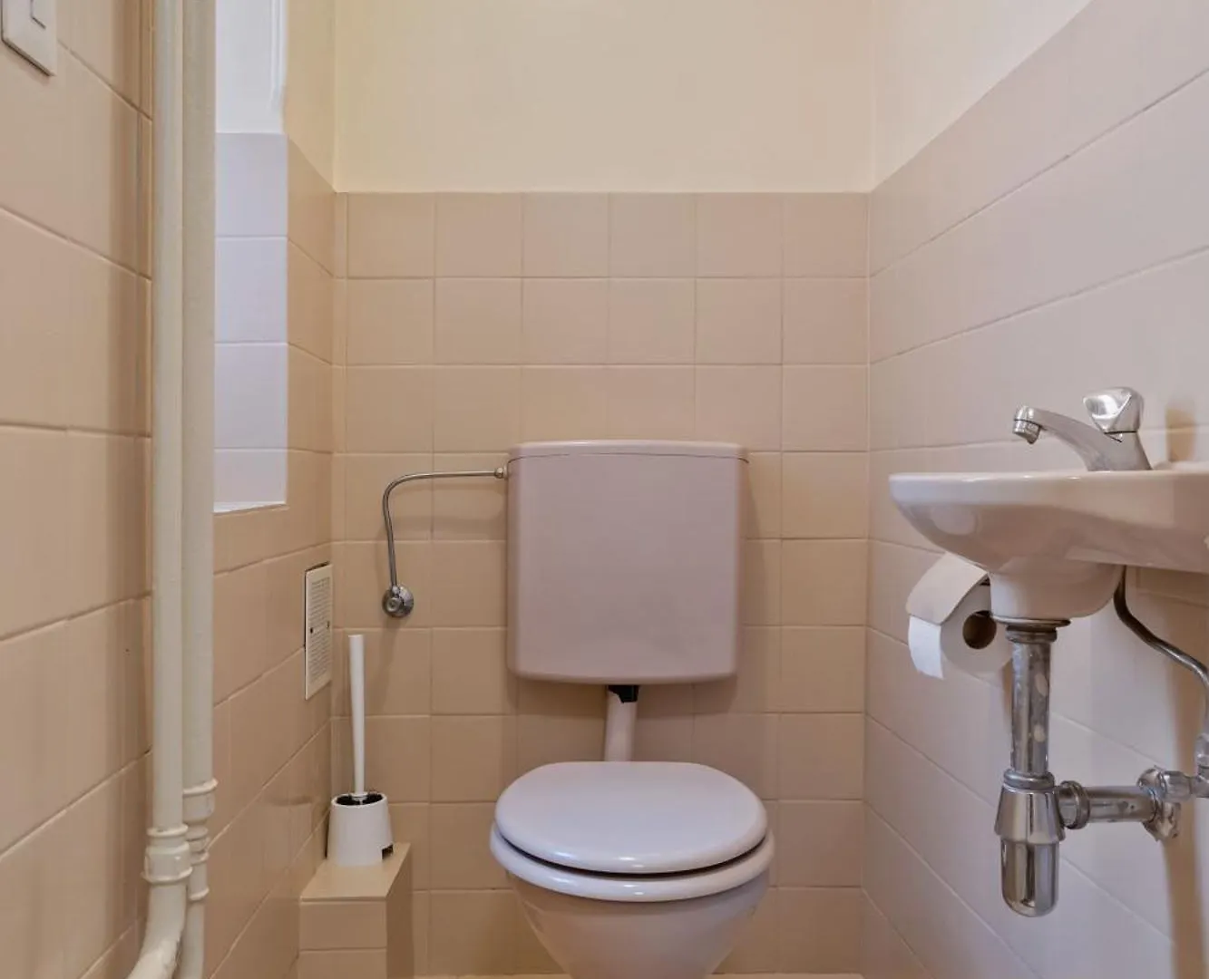Cozy Townhome Near City Center Free Parking & Wi-Fi Luxembourg 0*,  Luxembourg