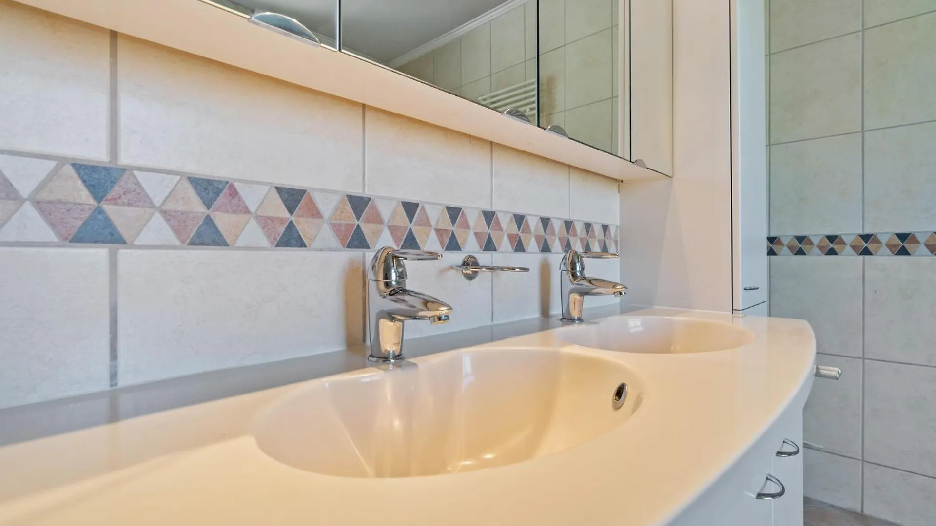 Cozy Townhome Near City Center Free Parking & Wi-Fi ルクセンブルク 別荘