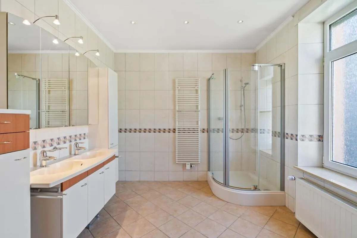 Cozy Townhome Near City Center Free Parking & Wi-Fi Luxembourg 0*,